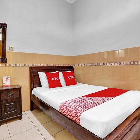 Oyo 90695 Srikandi Nologaten Hotel Yogyakarta Exterior foto
