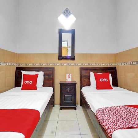 Oyo 90695 Srikandi Nologaten Hotel Yogyakarta Exterior foto