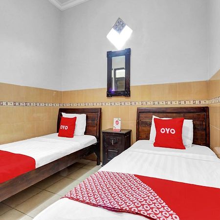 Oyo 90695 Srikandi Nologaten Hotel Yogyakarta Exterior foto