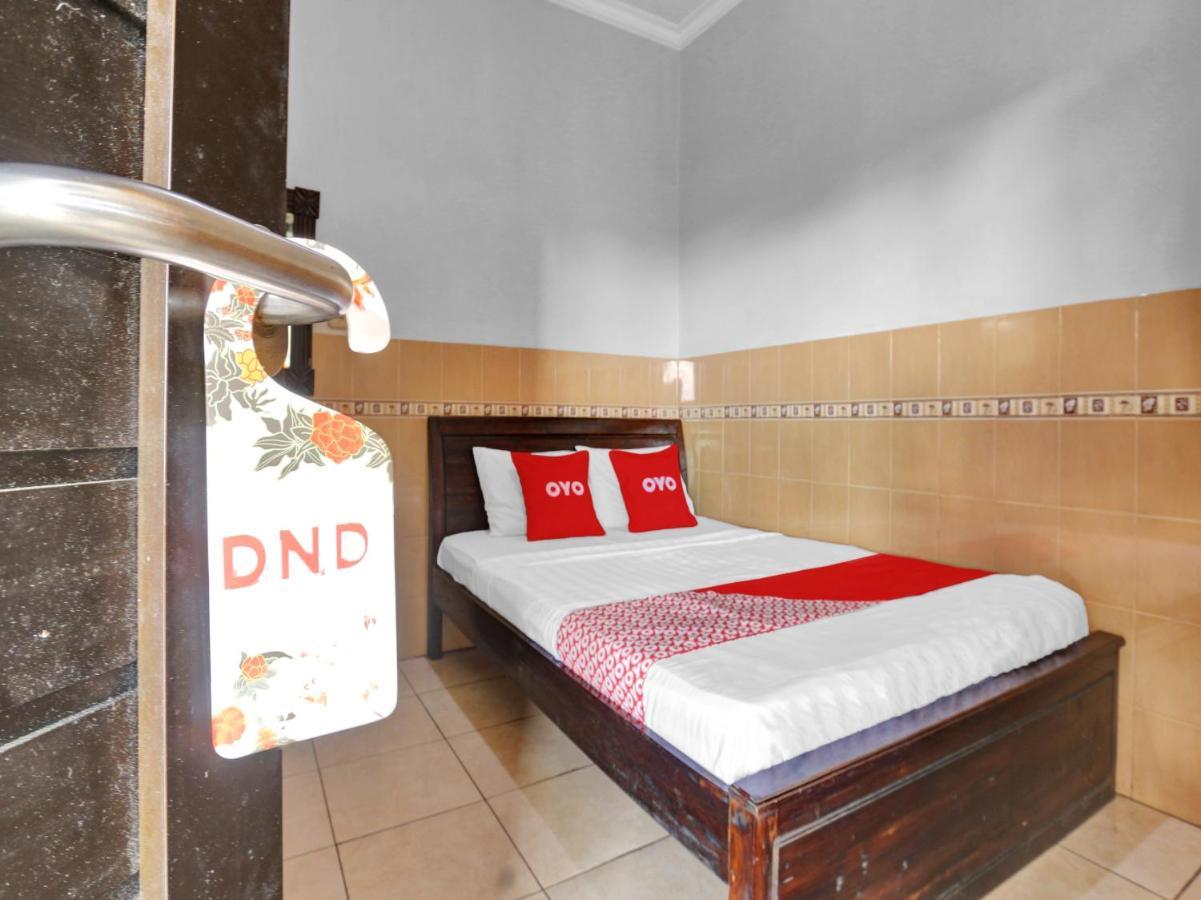 Oyo 90695 Srikandi Nologaten Hotel Yogyakarta Exterior foto