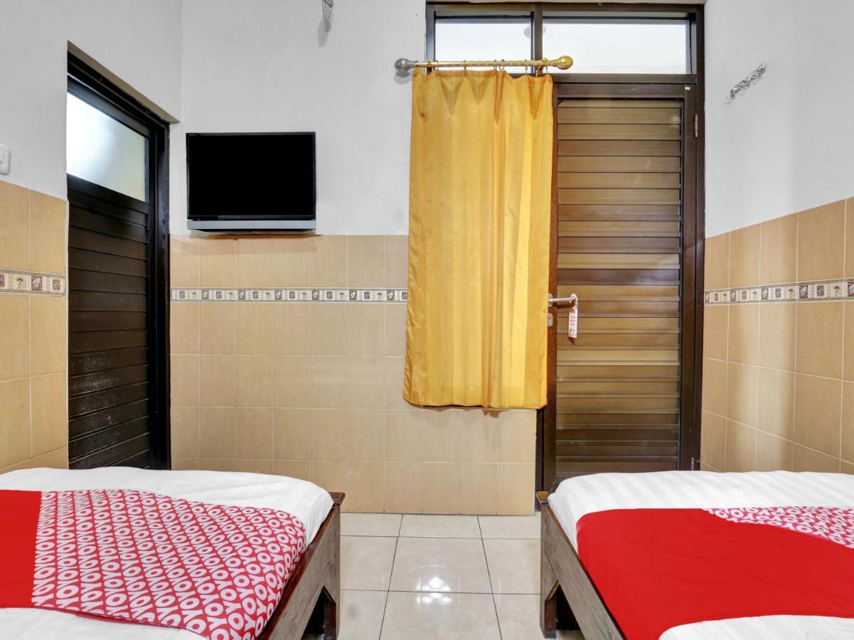 Oyo 90695 Srikandi Nologaten Hotel Yogyakarta Exterior foto
