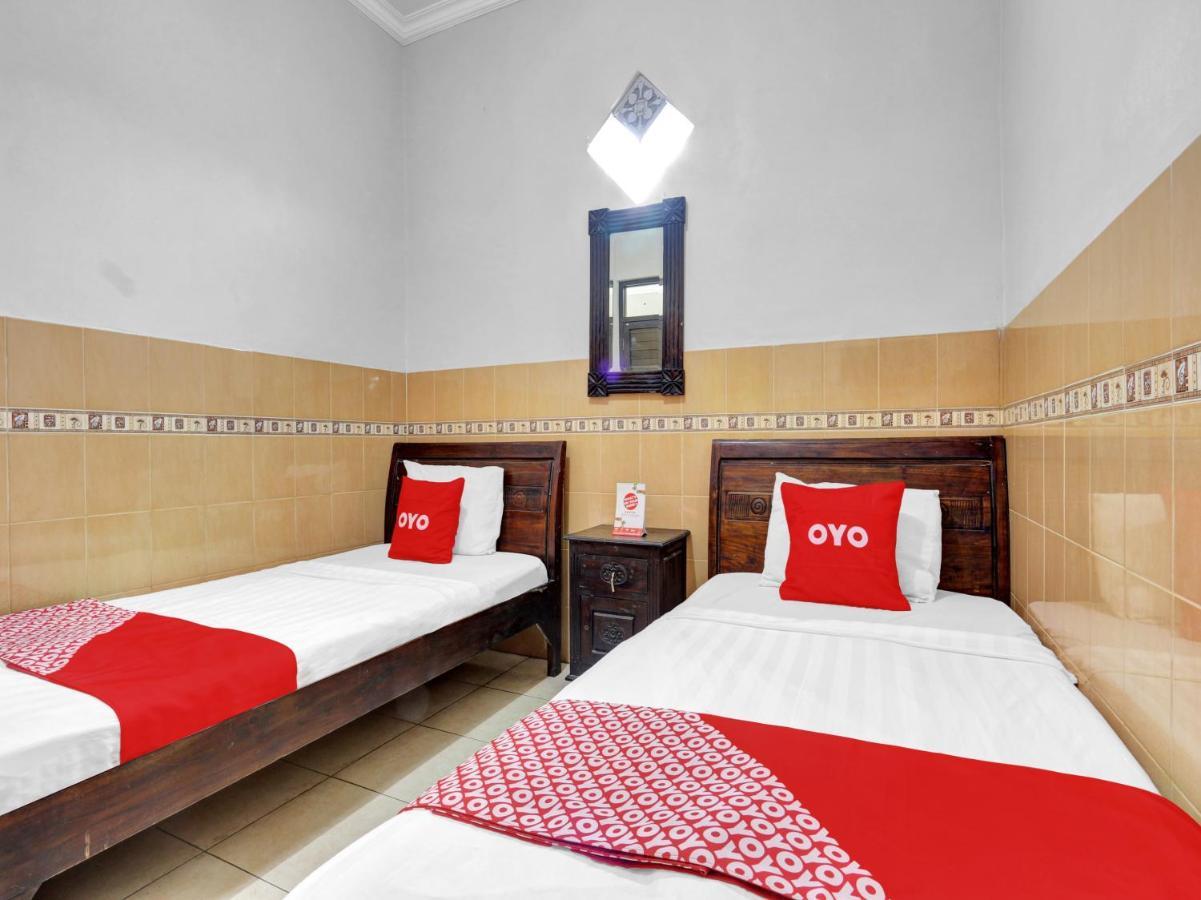 Oyo 90695 Srikandi Nologaten Hotel Yogyakarta Exterior foto